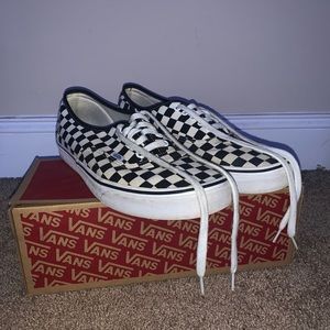 Authentic vans (golden coast)